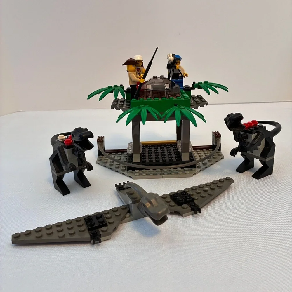 LEGO Studios Raptor Rumble Studio Set #1370 Retired